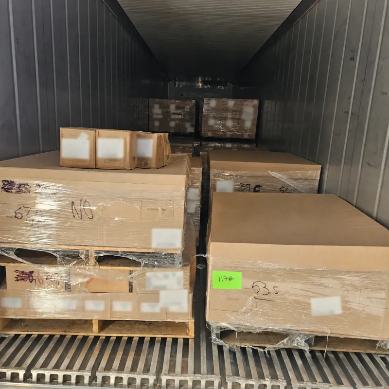 Carga paletizada e amarrada para o transporte